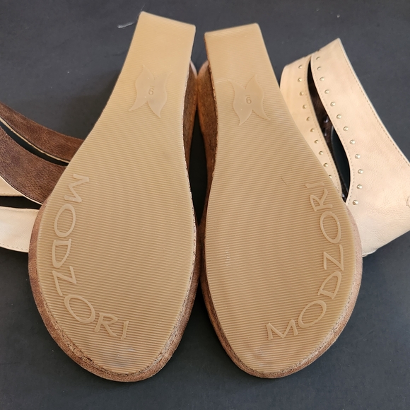 MODZORI REVERSIBLE BRIA Elegant Women's Tan and Cream Sandals - Picture 15 of 15